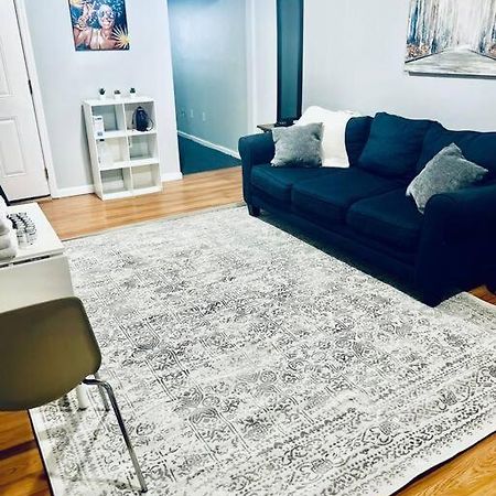 Entire 2-Bed Private Apt - Ewr/Nyc/Outlet Mall Newark Eksteriør billede