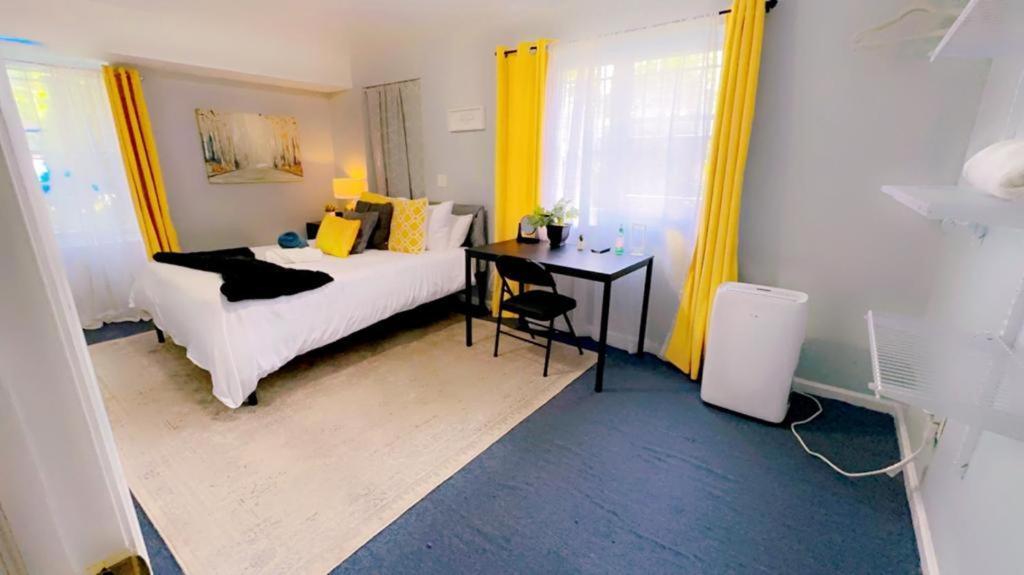 Entire 2-Bed Private Apt - Ewr/Nyc/Outlet Mall Newark Eksteriør billede
